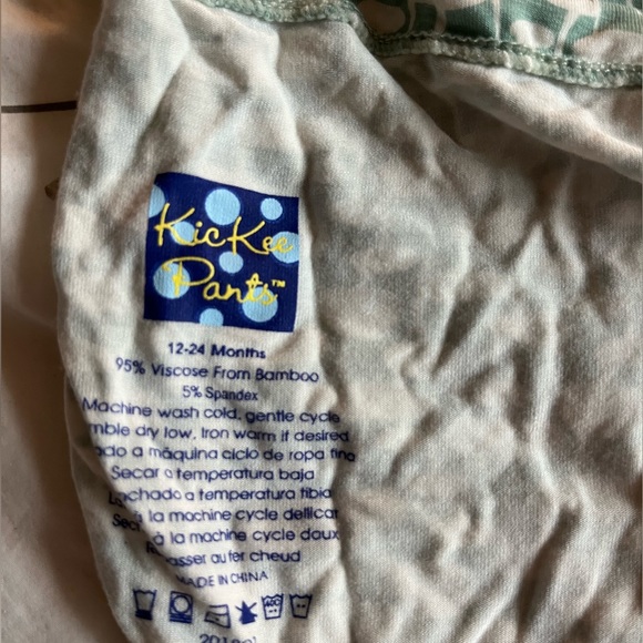 Never Worn 12 - 24 Month Kickee Light Green Infant Knot Hat w/ Ginko Leaf Print - Picture 4 of 5